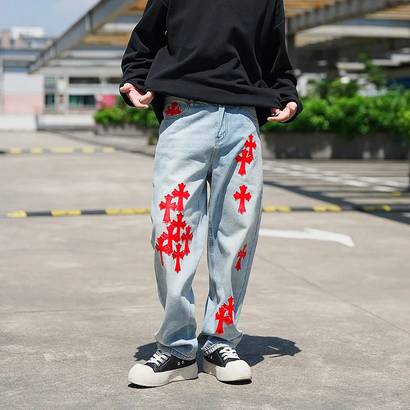 P270 💰 (Top version) chrome hearts ss25 new blue Miami patchwork red leather jeans. Styles with different wash textures, very friendly to people with thin legs and thick legs. The slightly flared version is very flattering to the leg shape. The timeless and moderate length makes it easy to match casually. It has the basic styling foundation for various styles and is a must-have in the wardrobe! The fabric is stiff but also makes the upper body soft without losing texture. The washing process is even more perfect. It is a must-have item for everyone! ! !  Color: blue Size: 30-32-34-36 30 32 34 36 Waist circumference 80 85 90 95 Sitting circumference 105 110 135 120 Foot opening 46 47 48 49 External length 102 103 104 105